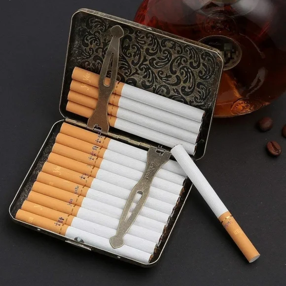 NEW! Vintage Style Embossed Cigarette Case - Picture 3 of 5